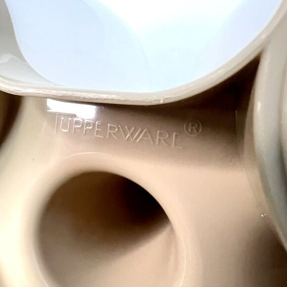 TUPPERWARE Vintage Condiment Relish Tray #757 Almond 3 Containers with Lids #733 - Picture 4 of 7